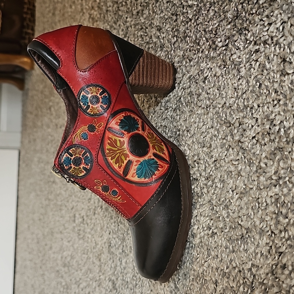 L'Artiste Spring step ankle boots
